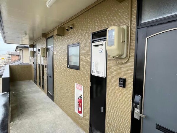 郡山駅 バス25分  自衛隊下車：停歩5分 2階の物件外観写真